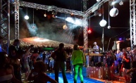 Satruday Summer Groove ludnica u Santos beach baru
