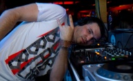 Satruday Summer Groove ludnica u Santos beach baru
