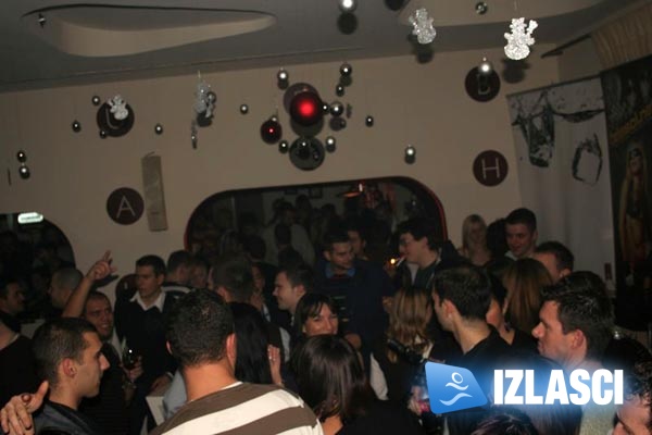 New Generation IZLASCI.net party powered by Smirnoff