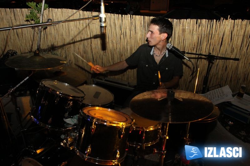 Koncert grupe High Life u beach baru ChupaChabra