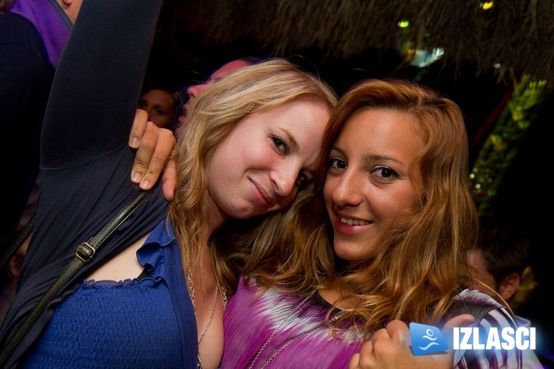 Neno Belan i Fiumensi oduševili publiku u beach clubu Santos