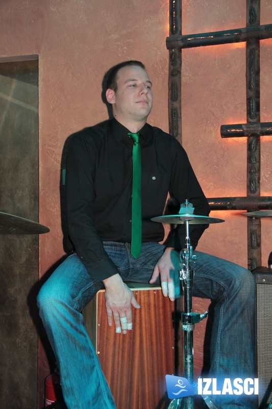 Dečki iz banda By the Way začinili atmosferu u Pepe Rossu Dečki iz banda By the Way začinili atmosferu u Pepe Rossu