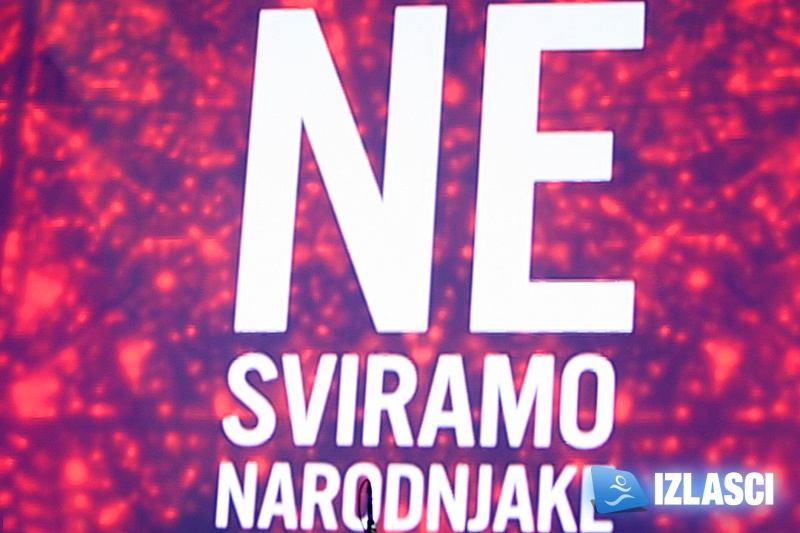 Jelena Rozga nastupila u Zagrebu uz natpis "NE SVIRAMO NARODNJAKE"