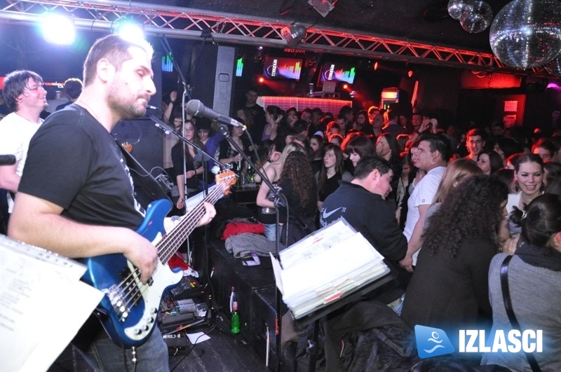 Odlični The Night Express Band u diskoteci Magnus 