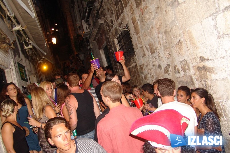 Captain Morgan party u Galerija baru u Dubrovniku