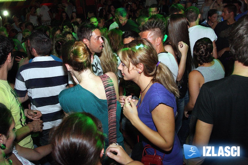 Vruća ljetnja noć u klubu Uljanik