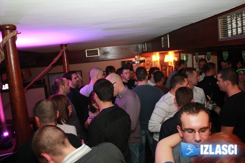 Heiniken party razveselio prepuni Phanas pub 