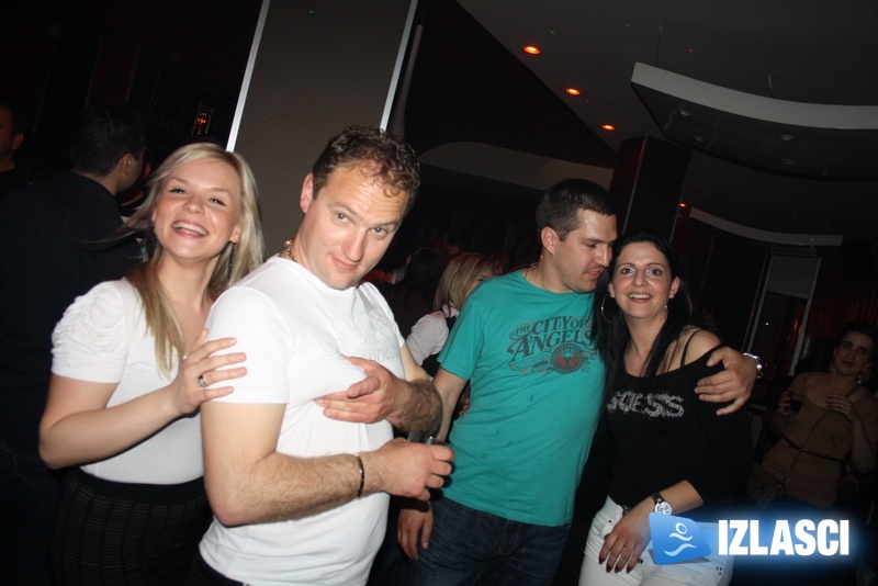 Yachting bar zaplesao sa Rockatanskym
