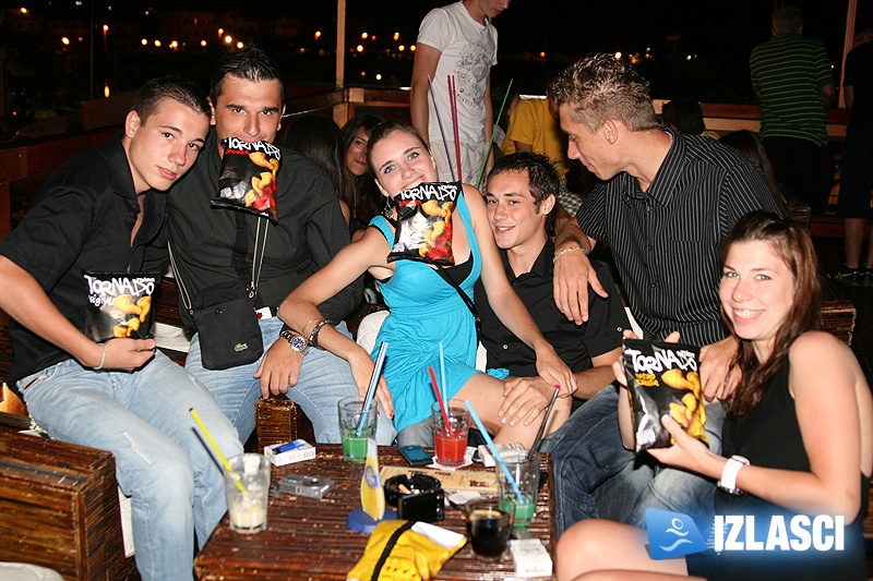Hej, fotkaj me sa Tornado Ryderz chipsom! Makina, Vodice