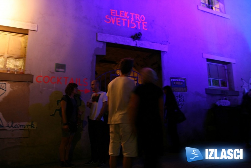 Pravi spektakl u bivšoj tvornici papira