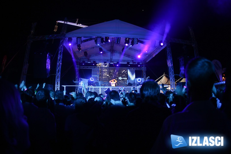 Gareth Emery u Papayi