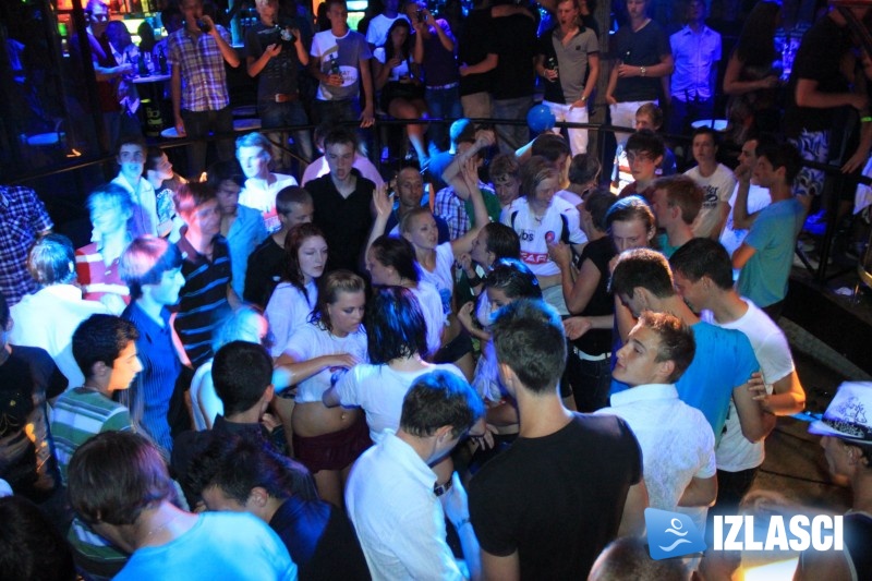 Savršeni Wet T-Shirt Smirnoff party u porečkom klubu Plava