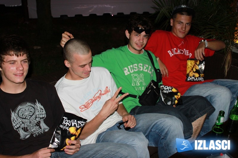 Daj mi taj chips! Tornado Ryderz party u cocktail baru Daylight, Umag