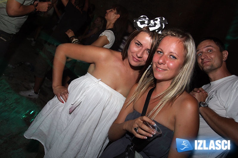 Brojni DJ-evi iz 8 zemalja oživili Fort Bourgignon