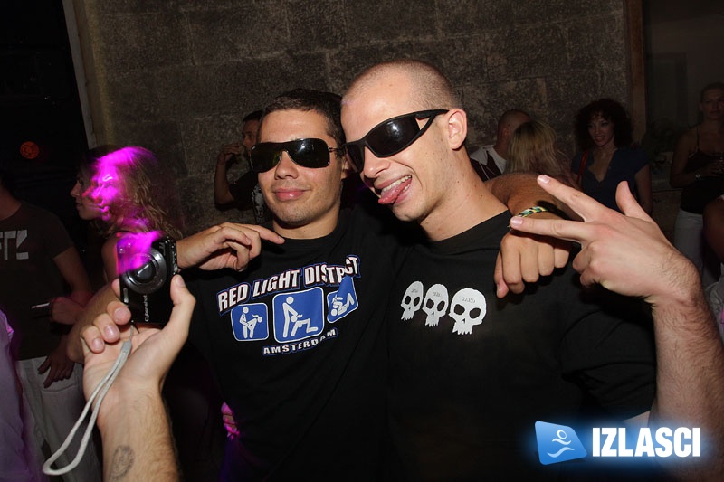 Brojni DJ-evi iz 8 zemalja oživili Fort Bourgignon