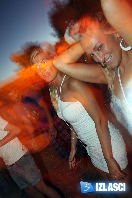 Brojni DJ-evi iz 8 zemalja oživili Fort Bourgignon