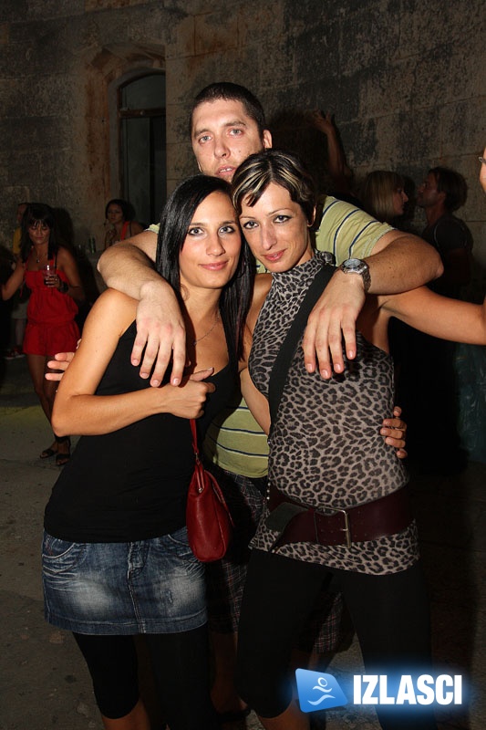 Brojni DJ-evi iz 8 zemalja oživili Fort Bourgignon