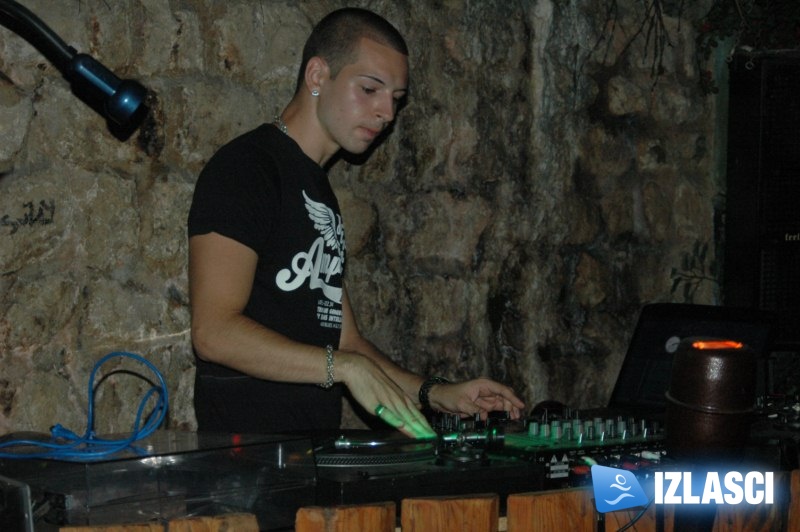 Vrhunski DJ Zrna R'n'B beatom rasplesao klub Jungle