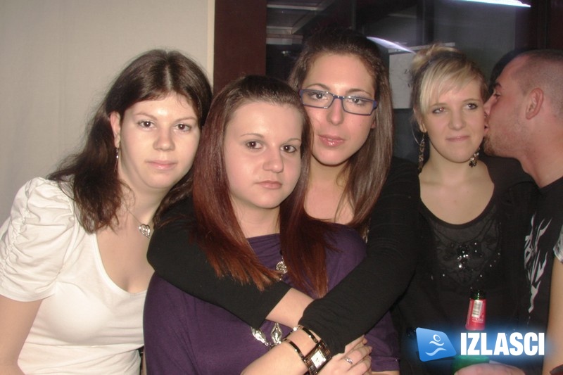 U Kukuriku se cugao Ballantine's