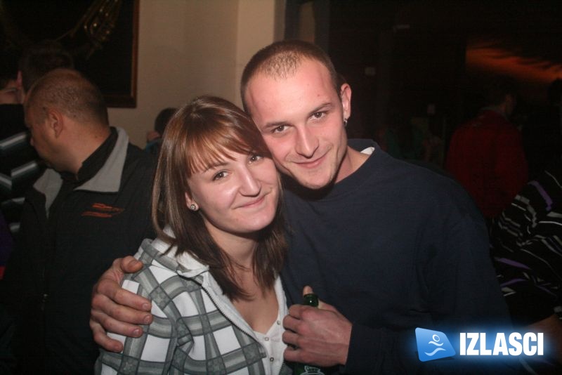 Veliki Red Bull vodka party u Šerpi