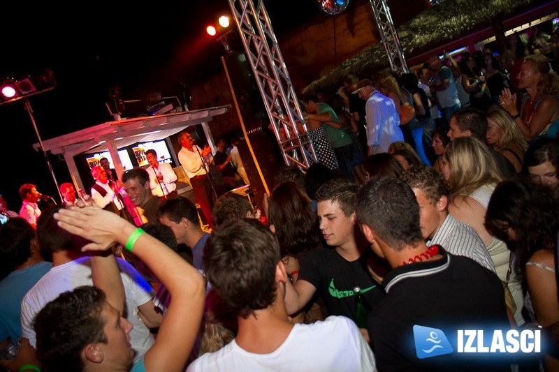 Klapa Intrade u Santosu