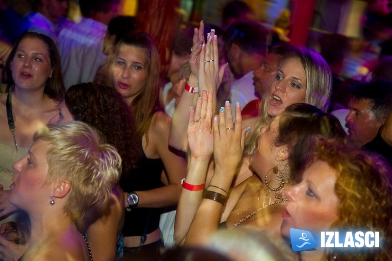 Klapa Intrade u Santosu