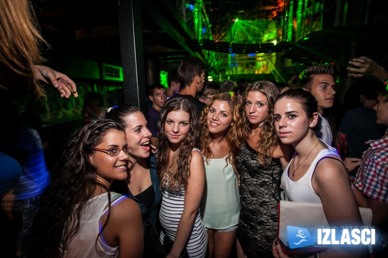 Wet T-Shirt u clubu Jungle razuzdao sve posjetitelje Krčkih noći