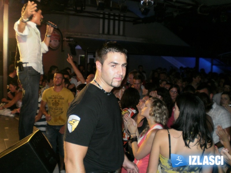 Jasmin Stavros u Crossroadu