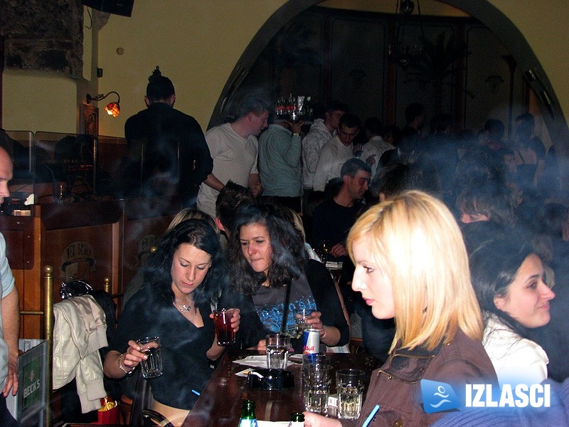 Maturalna zabava frizerki i frizera u El Riu