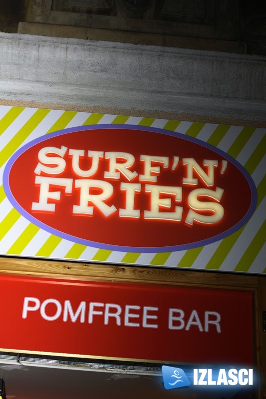 Nakon krumpirića u Surf'n'fries fast foodu ožednijeli smo za zabavom (Pommery, Johnny, Charlie)