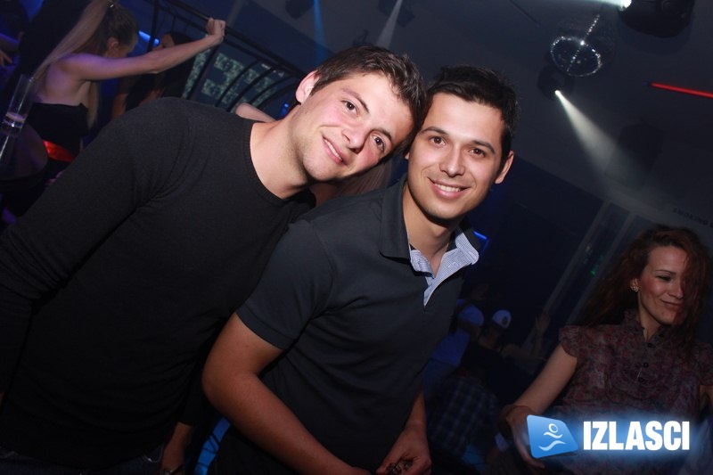 Club Plava subotom
