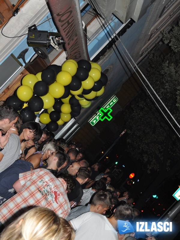 Drugi rođendan Johnnie Walker puba uz ludi provod i nesnosnu gužvu 