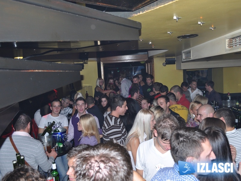 Drugi rođendan Johnnie Walker puba uz ludi provod i nesnosnu gužvu 