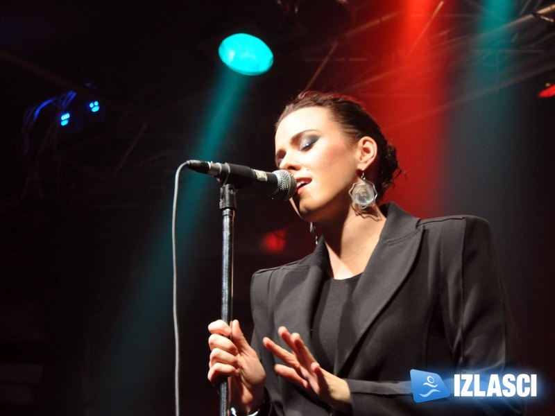 Natali Dizdar zapjevala pred prepunom Stereo dvoranom